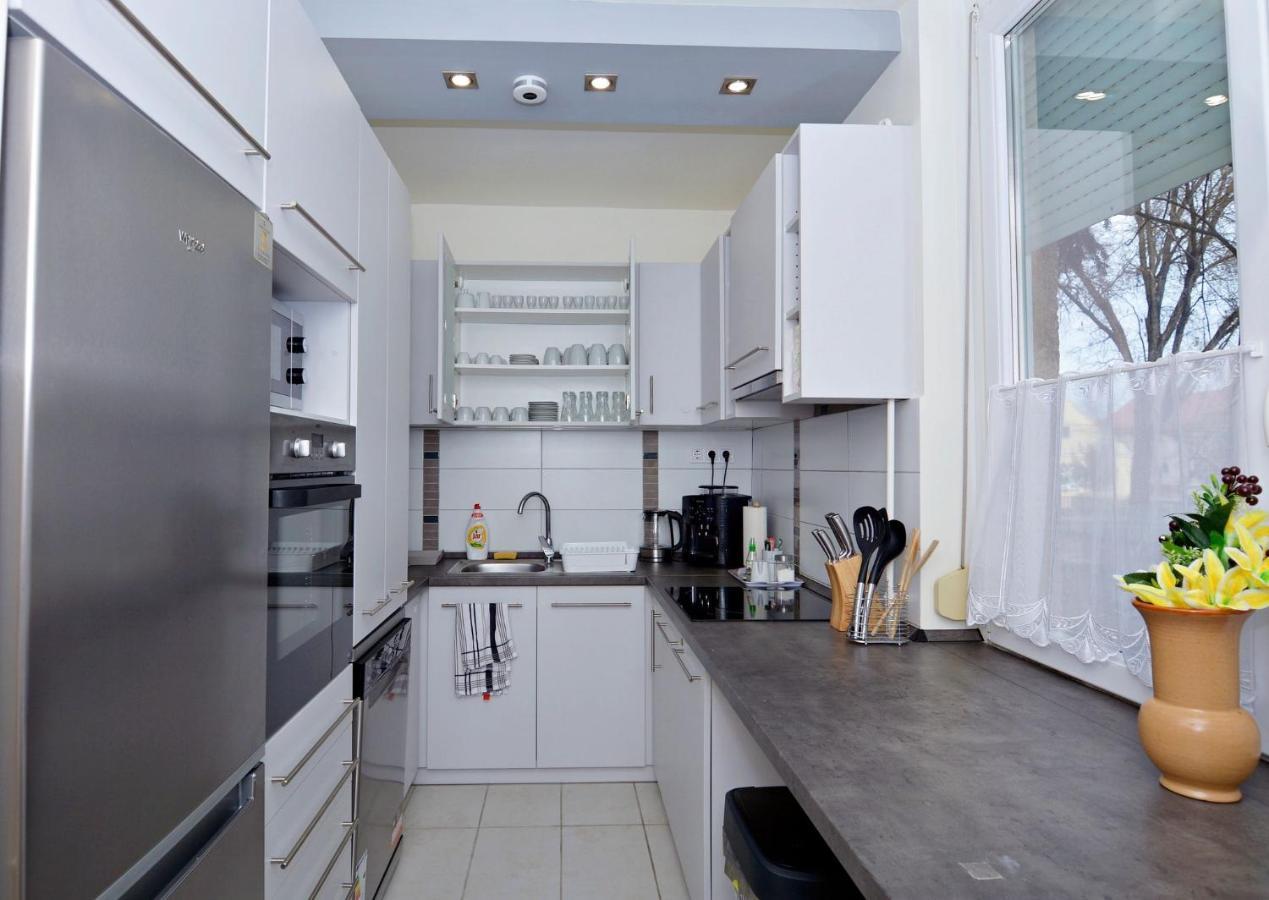 Kinder Apartman Apartment Mako