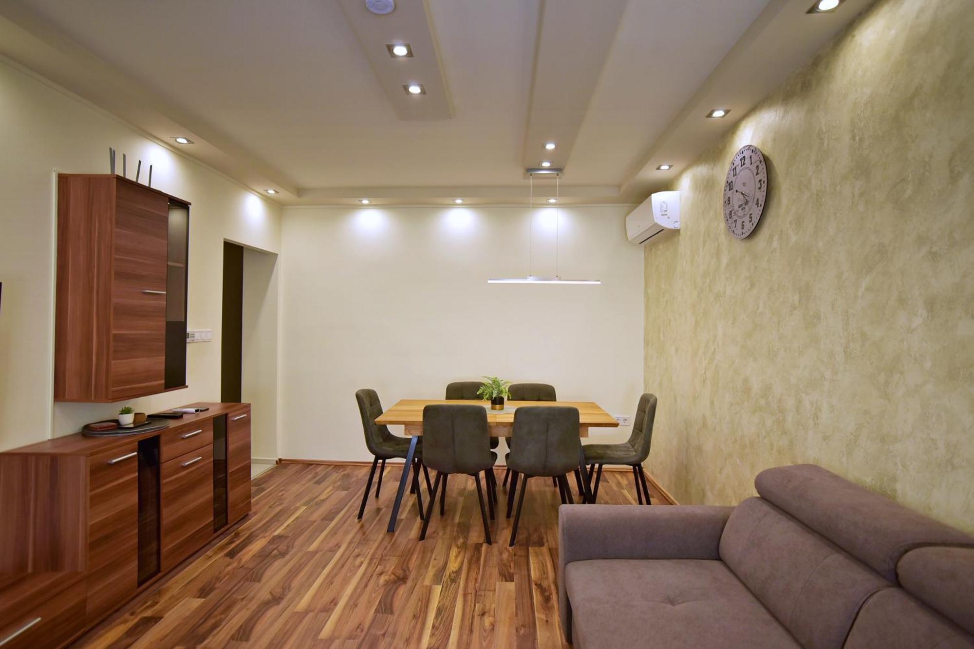 Kinder Apartman Apartment
