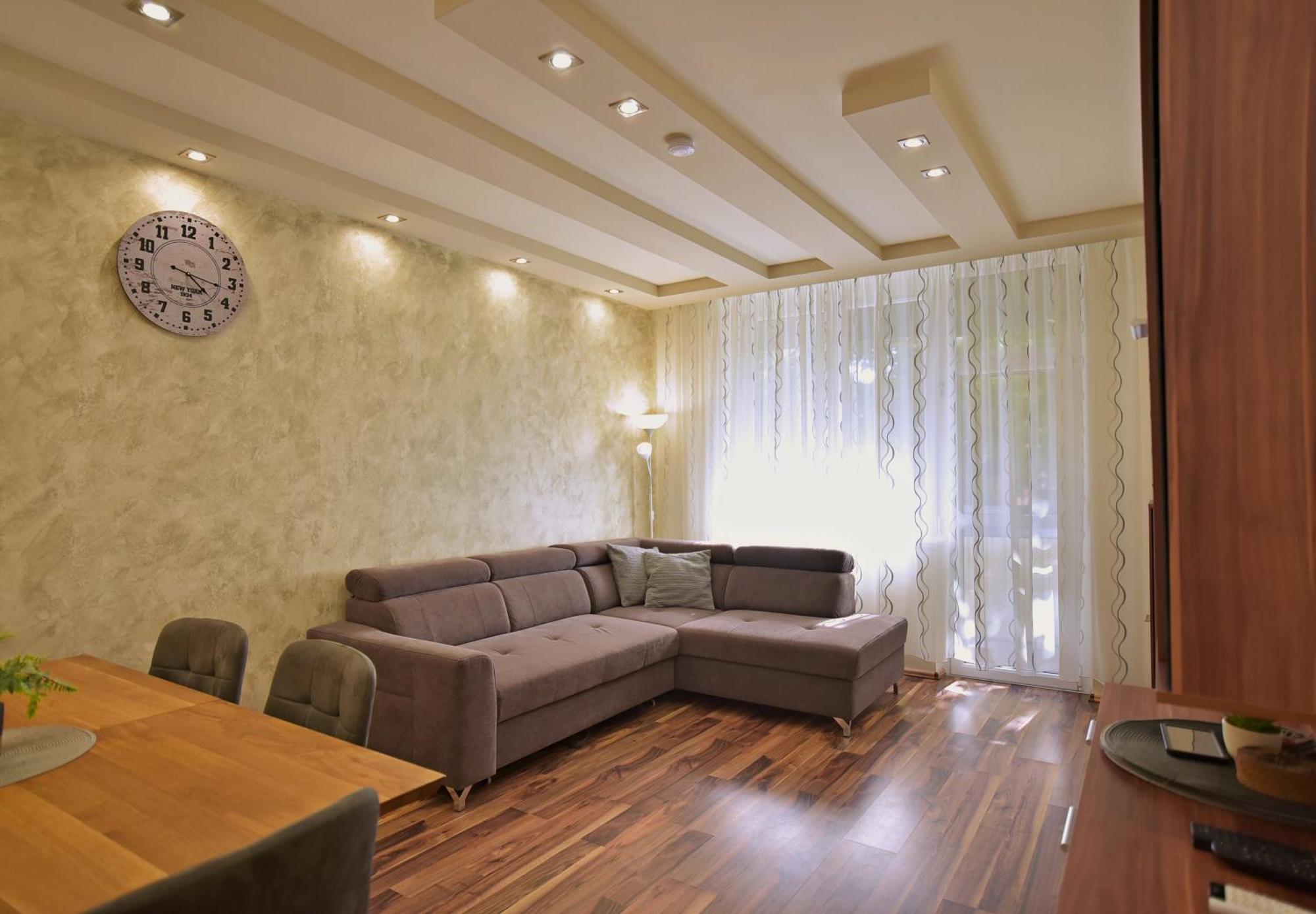 Kinder Apartman *